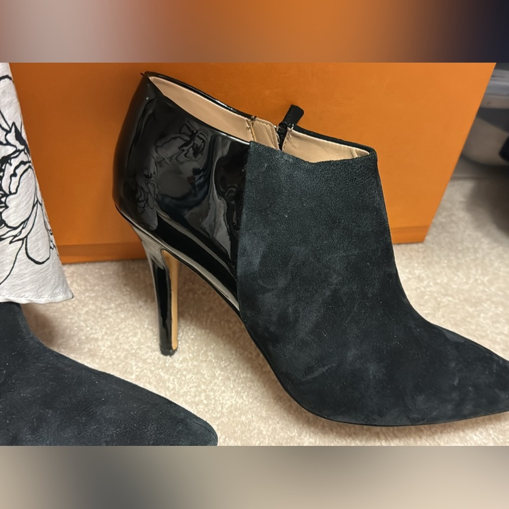 White House black market ankle boots size 9
